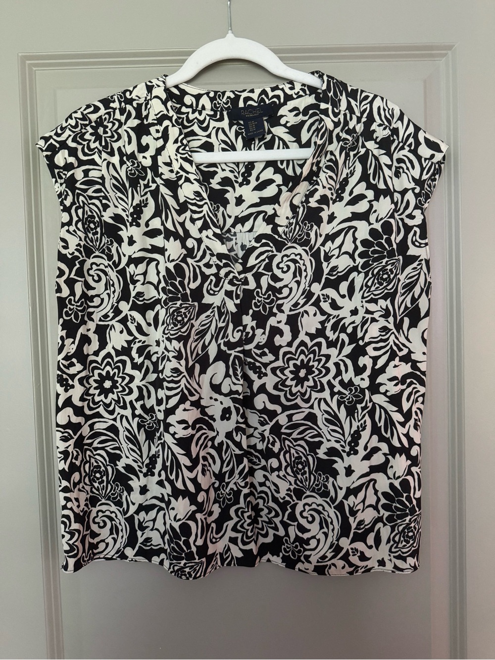 Rachel Black & White Floral Cap-Sleeve Blouse